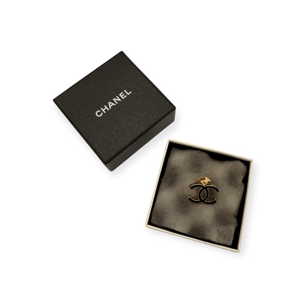Chanel CC Logo Brooch – Gold Tone & Black Enamel with Box + COA - Picture 8 of 11